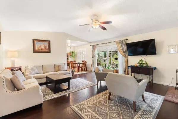 Sacramento, CA 95828,7414 Sun Point LN