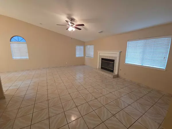 Los Banos, CA 93635,722 Kirkwood CT