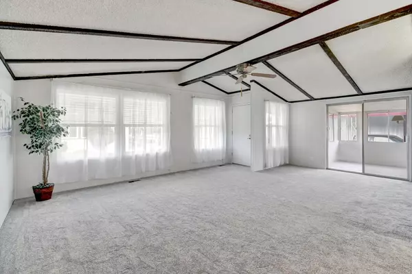 Sacramento, CA 95828,66 Millbrook CIR