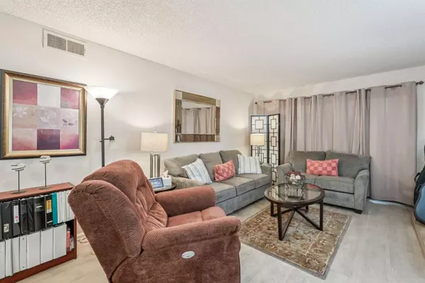 Sacramento, CA 95825,802 Woodside LN #1