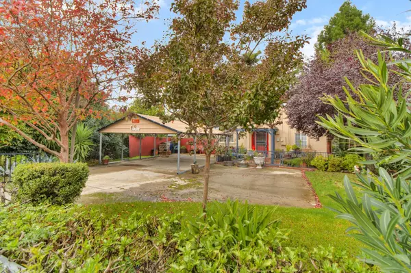 Sacramento, CA 95833,215 Peralta AVE