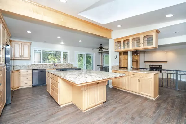 Loomis, CA 95650,3690 Auburn Folsom RD