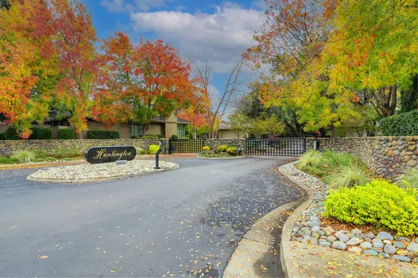 11370 Huntington Village LN, Gold River, CA 95670