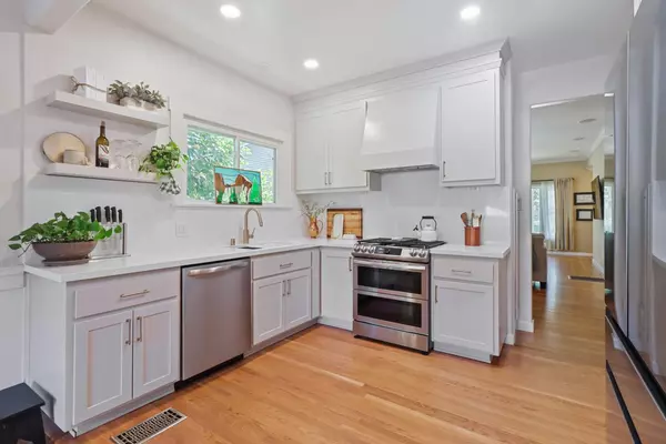 Sacramento, CA 95818,2449 Donner WAY