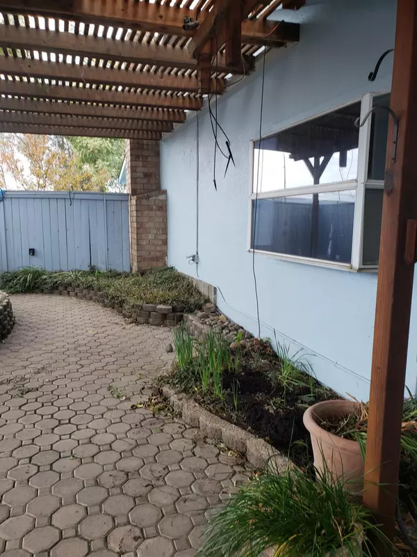 Sacramento, CA 95827,9699 Rudway CT