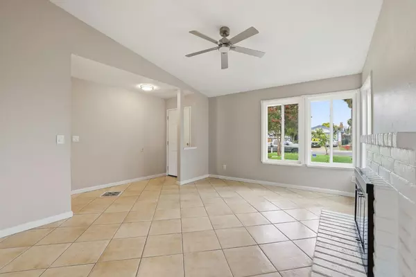 Sacramento, CA 95823,7884 White Stag WAY