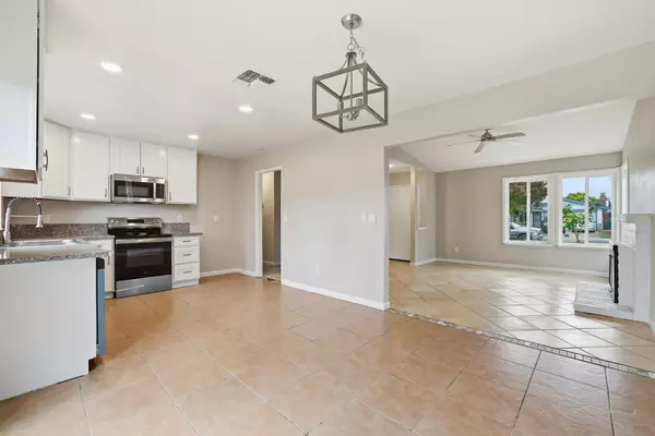 Sacramento, CA 95823,7884 White Stag WAY