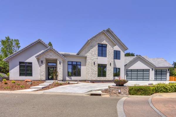 1360 Pars Oak LN, Carmichael, CA 95608