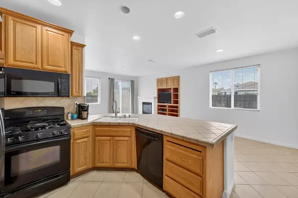 Rio Linda, CA 95673,7413 Molitor CT