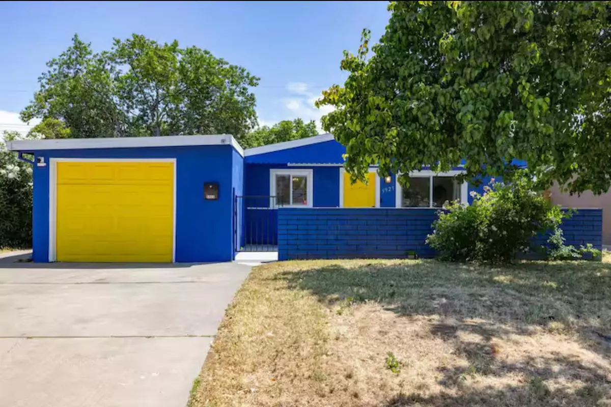 Sacramento, CA 95824,5925 Mendocino BLVD