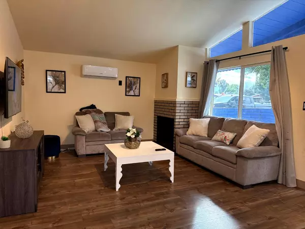 Sacramento, CA 95824,5925 Mendocino BLVD