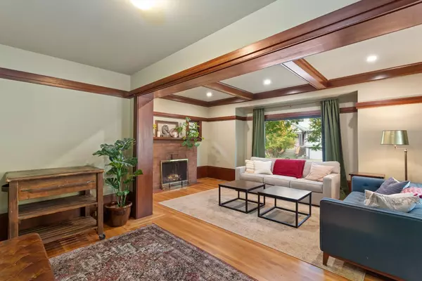 Sacramento, CA 95816,2530 T ST