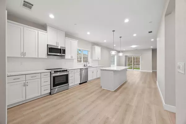 Antelope, CA 95843,8296 Ghislaine WAY