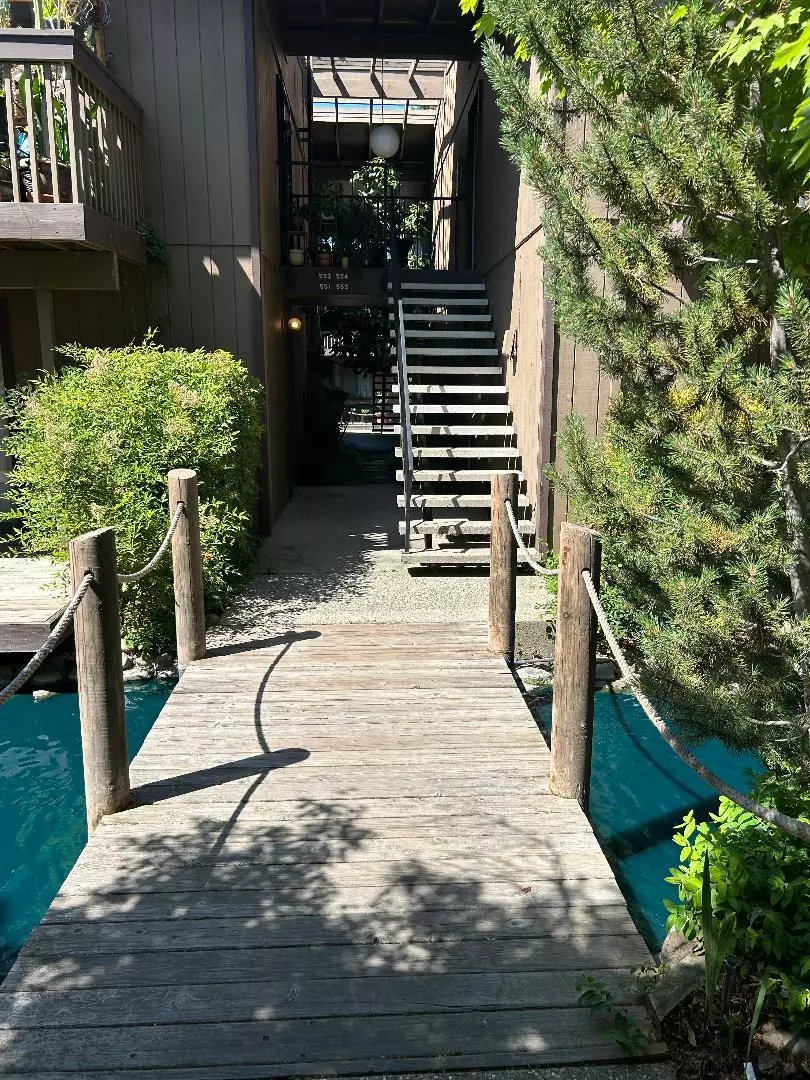 Sacramento, CA 95825,957 Fulton AVE #551