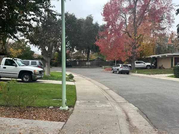 Sacramento, CA 95833,5 Cattail CT