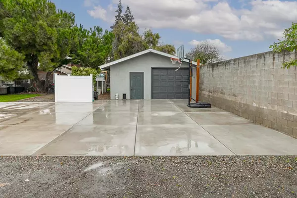 Oakdale, CA 95361,4906 Webster RD