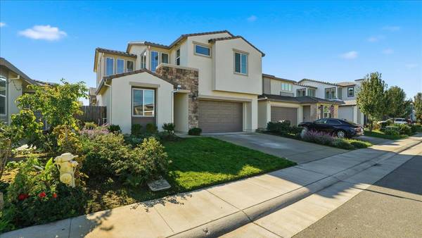 5120 Moonraker LN, Roseville, CA 95747