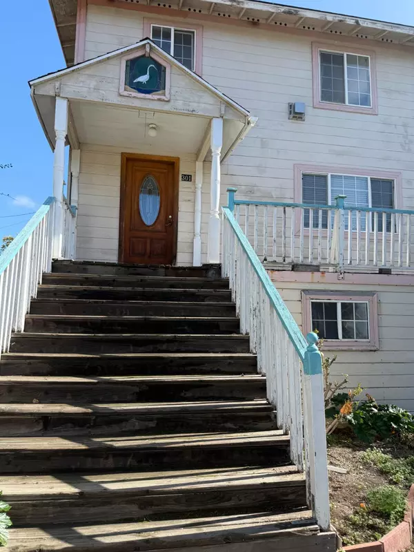 Isleton, CA 95641,301 B ST