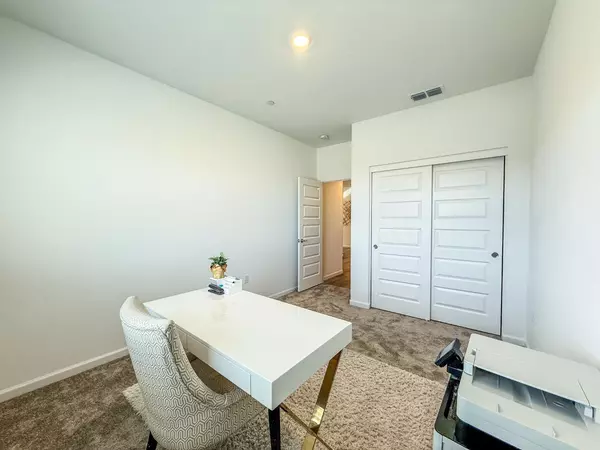 Woodland, CA 95776,1720 E Bullock