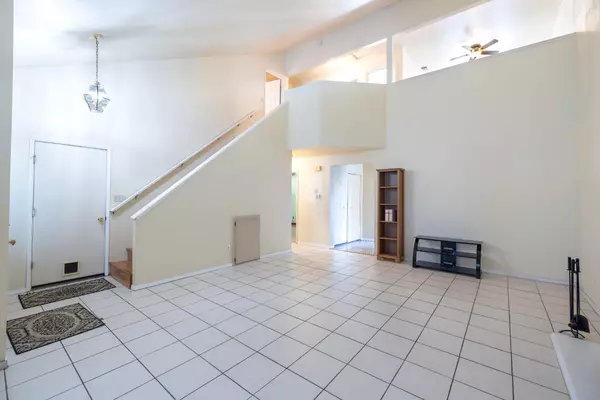 Sacramento, CA 95823,5876 Calvine RD