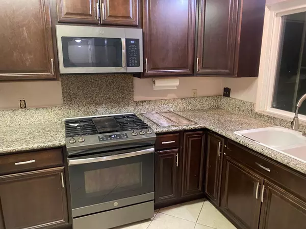 Sacramento, CA 95842,4711 Oakhollow DR