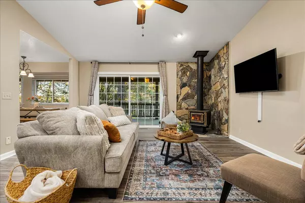 Grass Valley, CA 95949,17117 Lawrence WAY