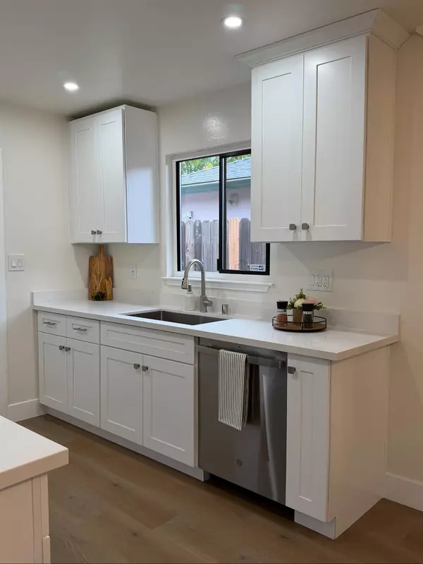 Sacramento, CA 95820,3541 Kroy WAY