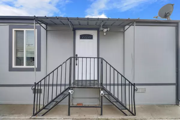 Woodland, CA 95776,709 East ST #38