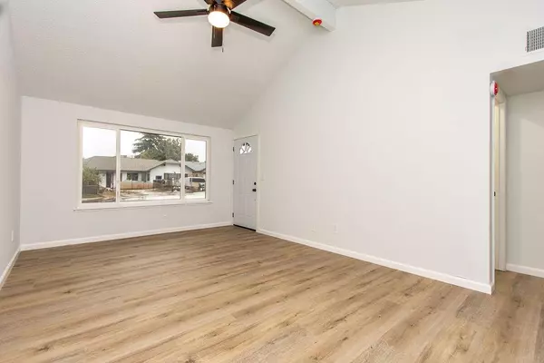 Modesto, CA 95351,2016 Scotch Pine DR