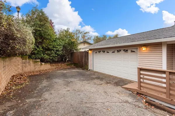 Auburn, CA 95603,252 Poet Smith DR