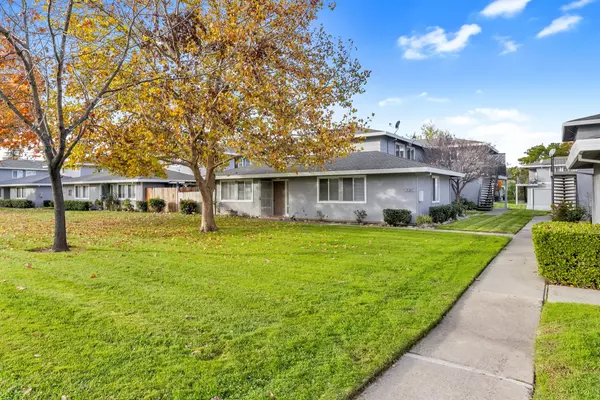 Carmichael, CA 95608,5317 Manzanita AVE #1