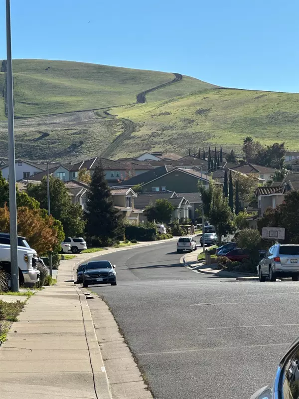 Pittsburg, CA 94565,1082 SANTA LUCIA DR