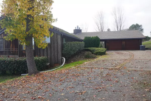 8217 Memory LN, Auburn, CA 95603