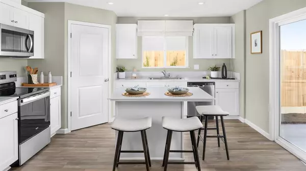 Los Banos, CA 93635,1811 Del Mar CT