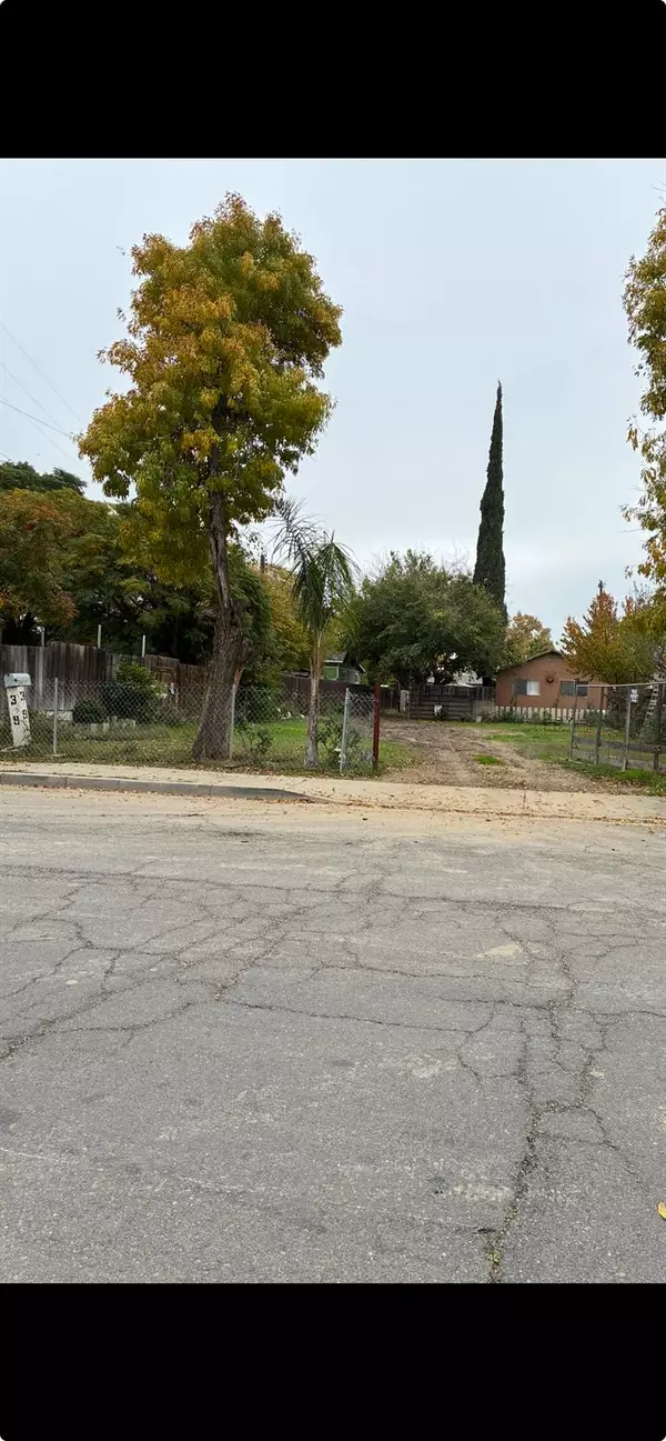 Los Banos, CA 93635,39 W J ST