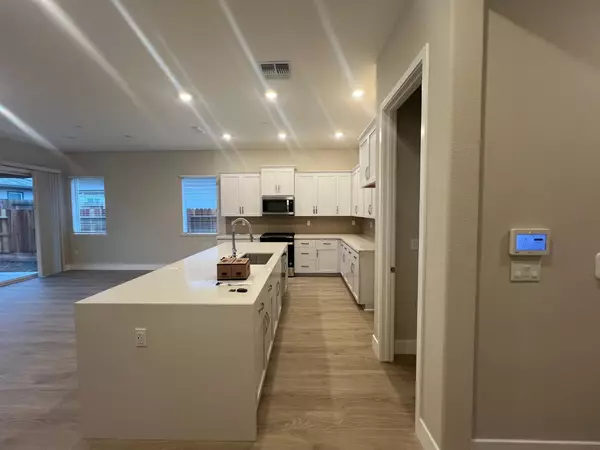 Elk Grove, CA 95624,9073 Elliott Springs DR