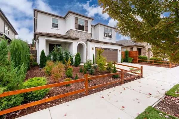 Hollister, CA 95023,1557 Santana Ranch