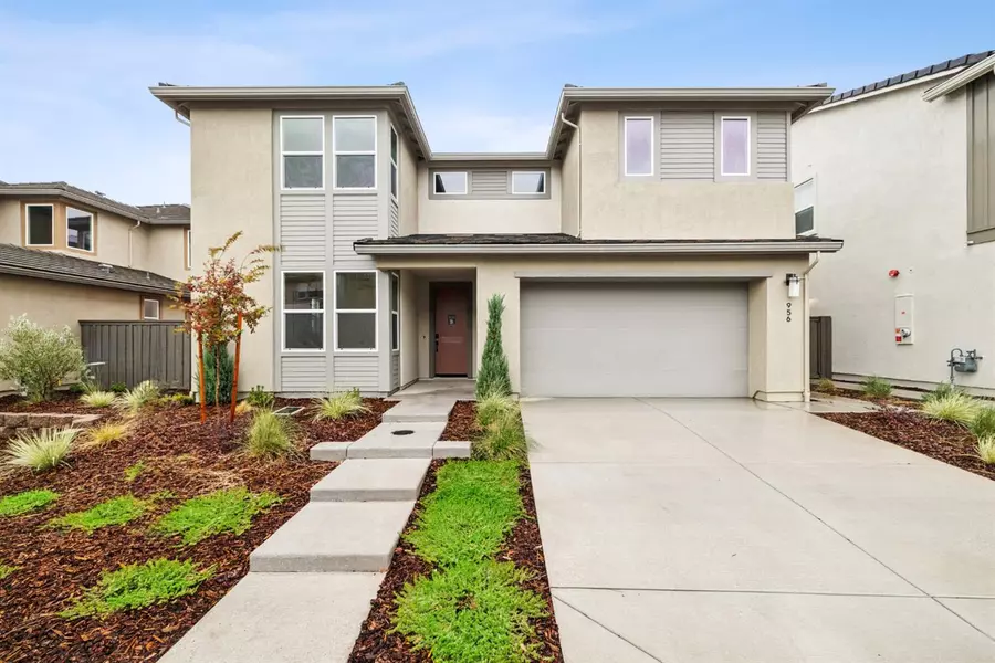 956 Caprock LN, Bickford Ranch, CA 95648