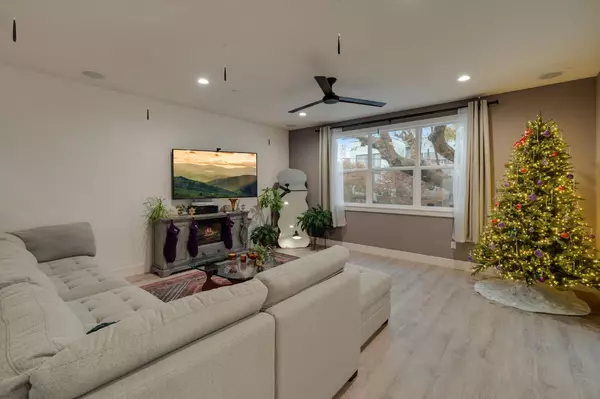 Sacramento, CA 95814,324 10th ST