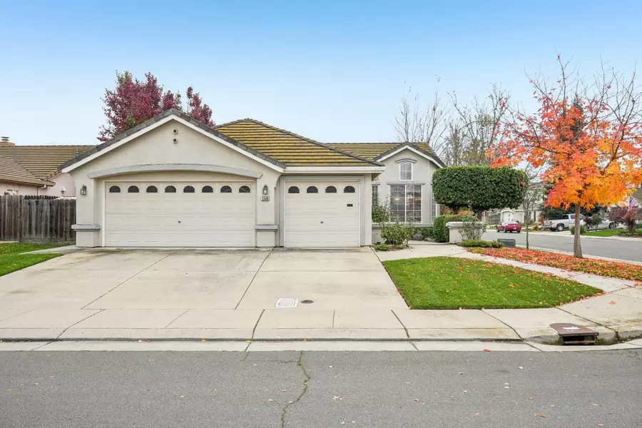 2590 Frontier LN, Lodi, CA 95242