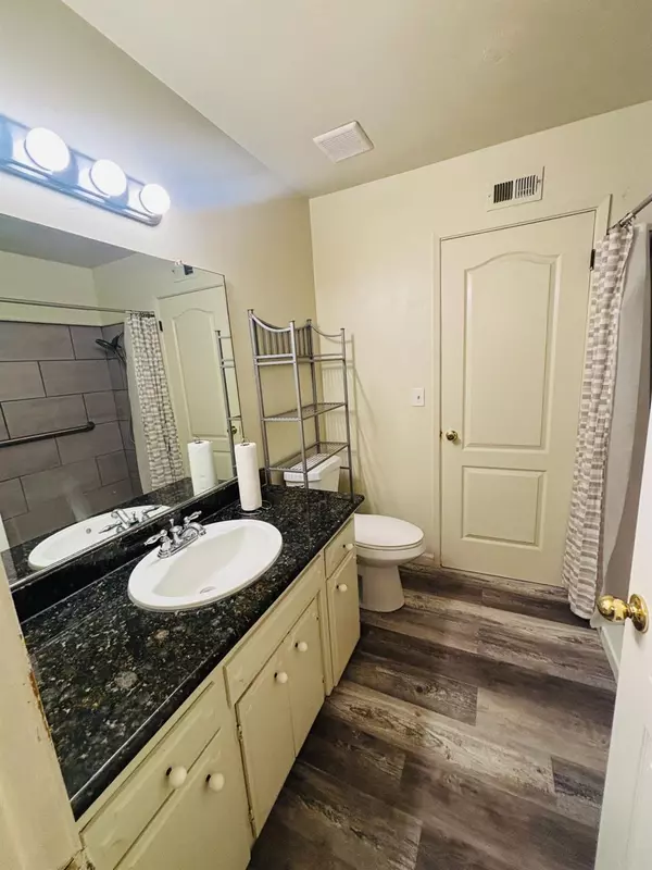 Madera, CA 93638,808 Ashlan WAY