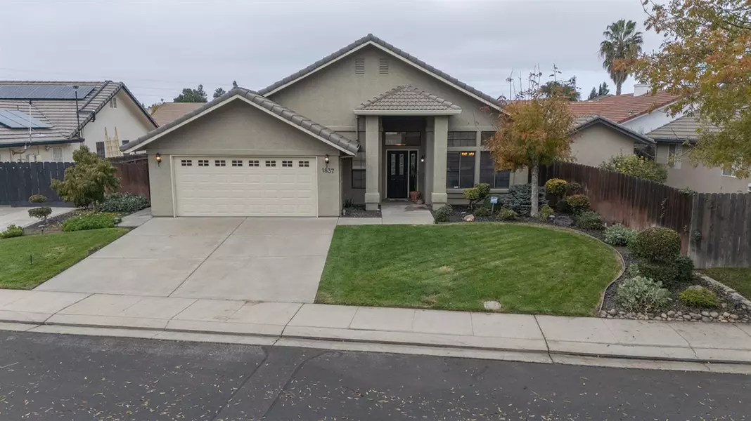 1837 Brookside DR, Manteca, CA 95336