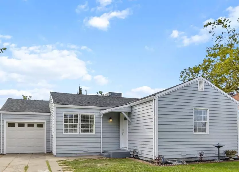 1704 Nogales ST, Sacramento, CA 95838