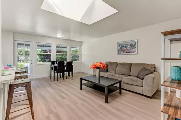 Sacramento, CA 95820,5211 Whittier DR