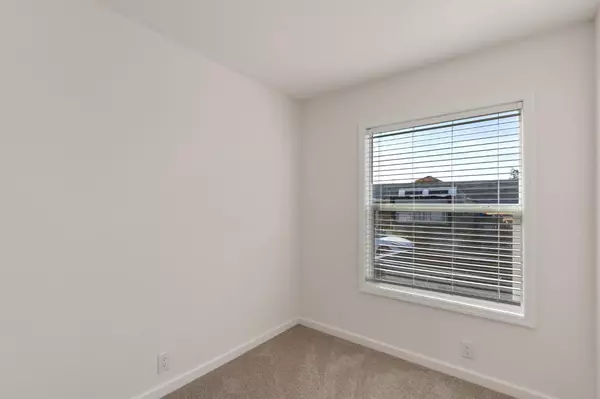 Oakdale, CA 95361,880 E F ST #8