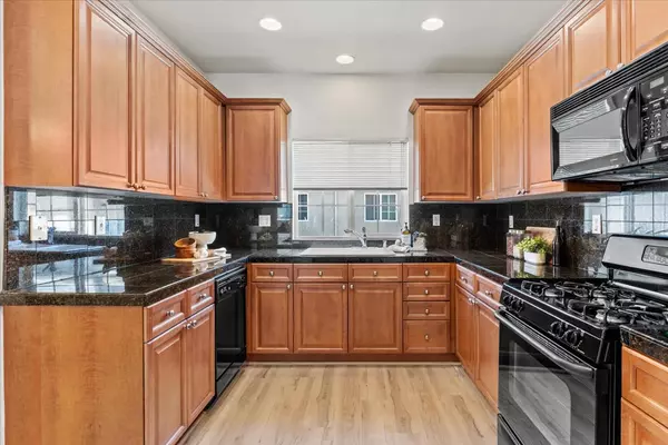 Sacramento, CA 95831,7716 George River LN