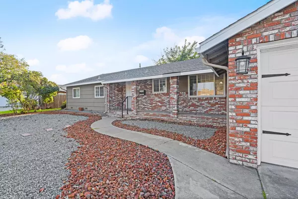 Sacramento, CA 95822,6920 Hogan DR