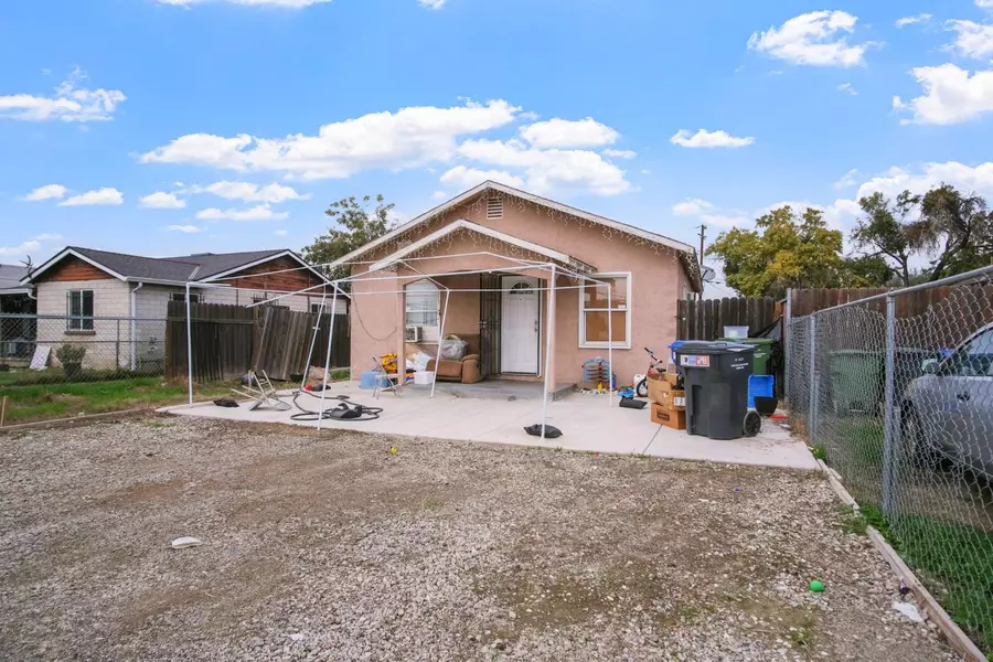 1225 Eugene AVE, Modesto, CA 95351