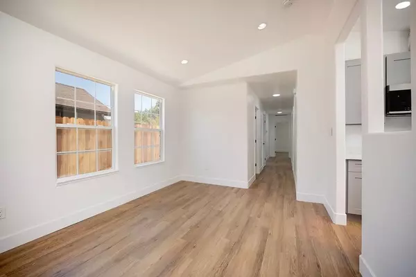 Sacramento, CA 95822,2716 Yreka AVE