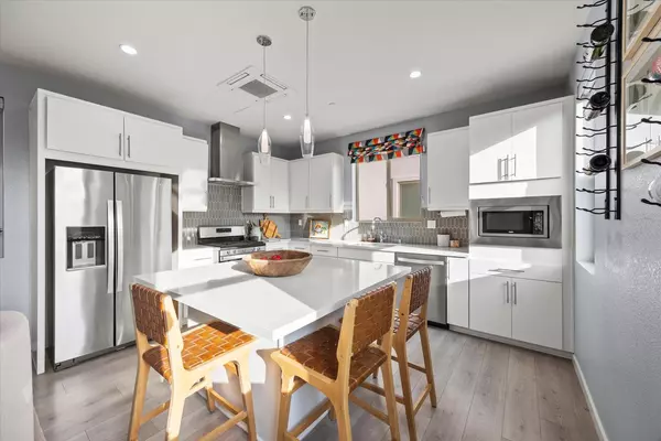 Sacramento, CA 95818,175 Log Pond LN